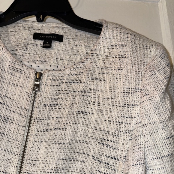 Ann Taylor size 4 Blazer - Picture 2 of 7